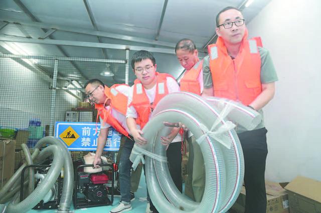 防汛常規(guī)物資|消防滅火裝備|消防救援裝備|水域救援救生|應急照明設備|防汛與應急包|水泵發(fā)電機類|救生救援儀器