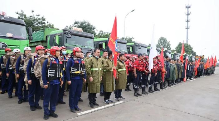 實戰(zhàn)練兵強(qiáng)本領(lǐng) 筑牢防汛“安全堤”瀍河區(qū)舉行防汛應(yīng)急搶險演練
